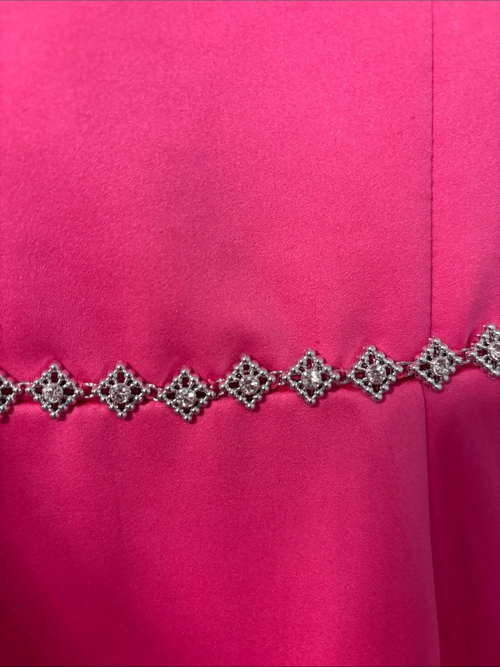 Speechless bright pink